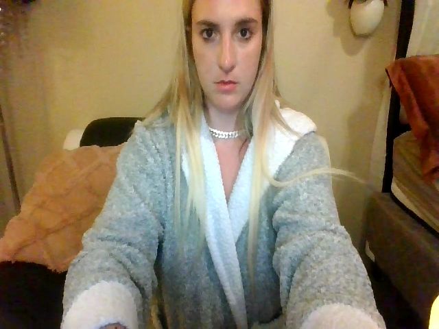 Live sex webcam photo for paigemajesty #253703071