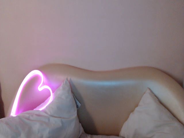 Live sex webcam photo for BennyJi #261236103