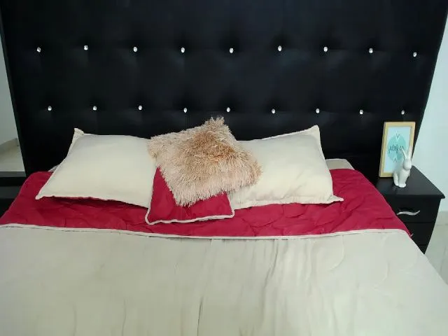 Live sex webcam photo for Jade_scarlet #265212432