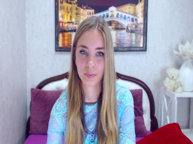 Live sex webcam photo for RossandaShy #253059517