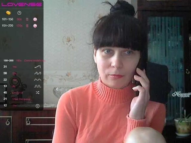 Live sex webcam photo for caroliiine #241047733