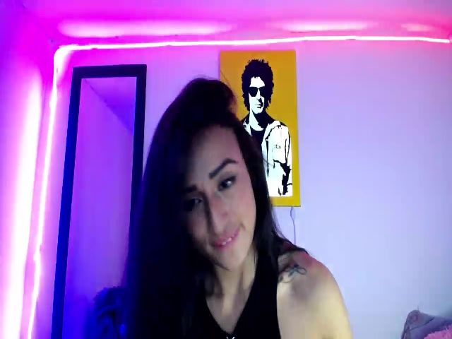 Live sex webcam photo for Alizee___ #253048317