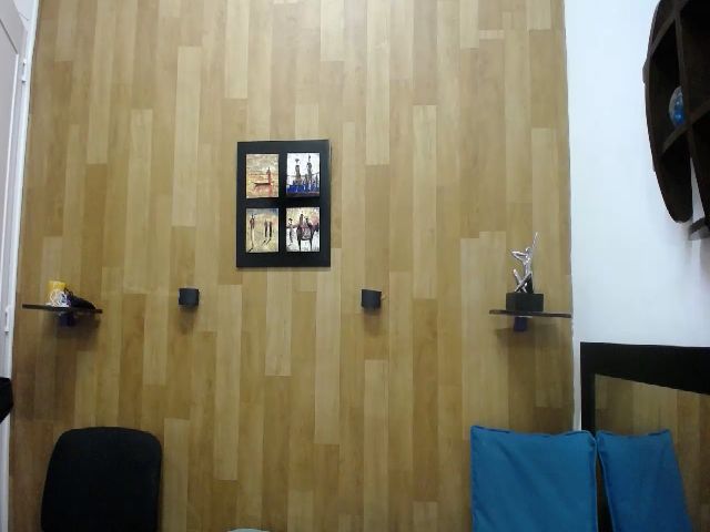 Live sex webcam photo for Tiffany_01 #255733676