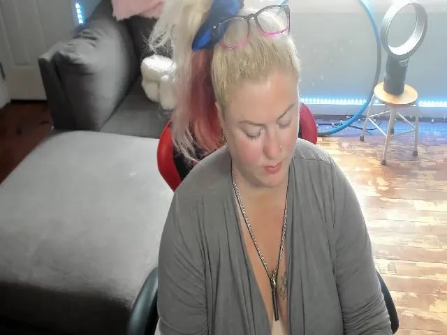 Live sex webcam photo for Janrubygirl #255722153