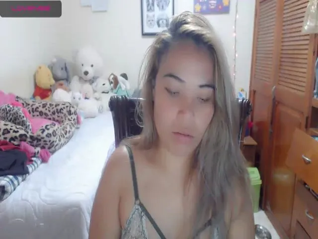 Live sex webcam photo for Meganhill_ #263268575