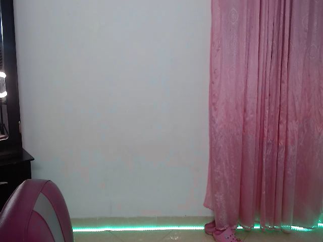 Live sex webcam photo for saray_1 #263575310