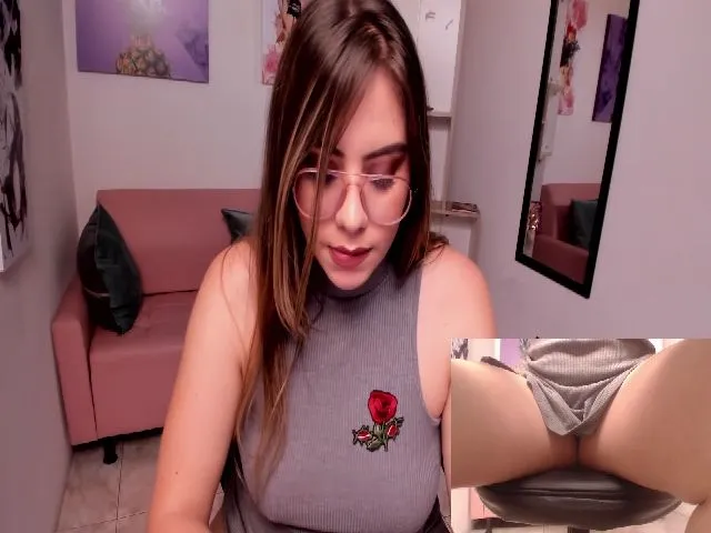 Live sex webcam photo for Camila_monet #255017072