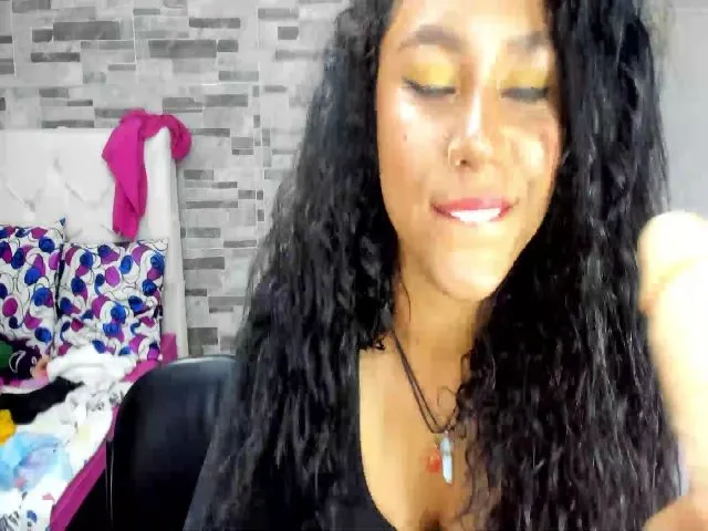 Live sex webcam photo for Vailot_cute #253539171