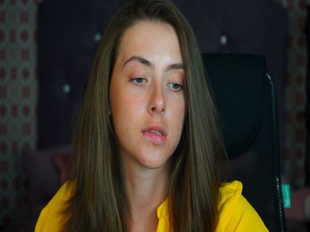 Live sex webcam photo for GloriaElmers #253880577