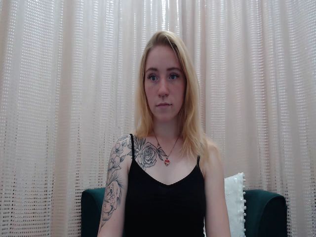 Live sex webcam photo for RedBerryy #259810200