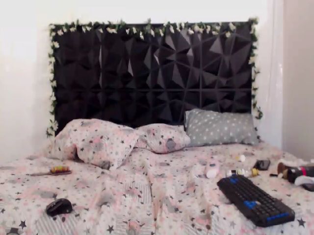 Live sex webcam photo for reyyanAslan #260689039