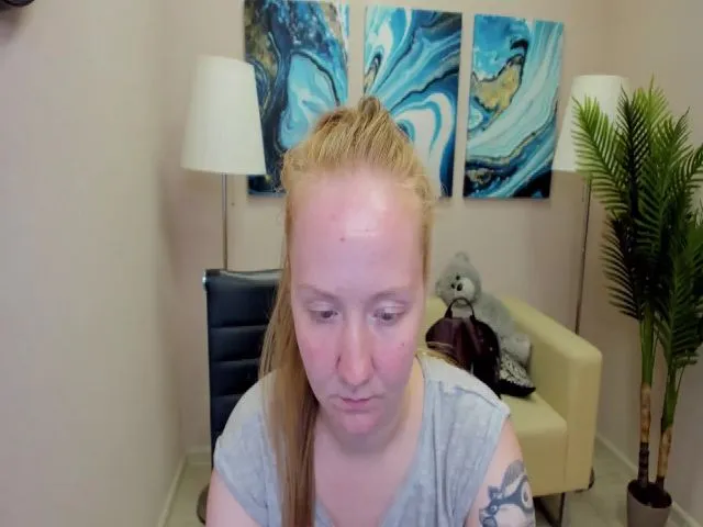 Live sex webcam photo for StunningKelly #257000762