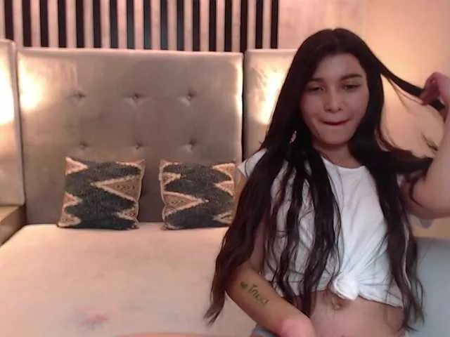 Live sex webcam photo for JessieJacobs #241129286