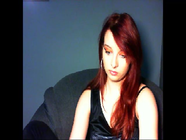 Live sex webcam photo for VirginLuna18 #263103602