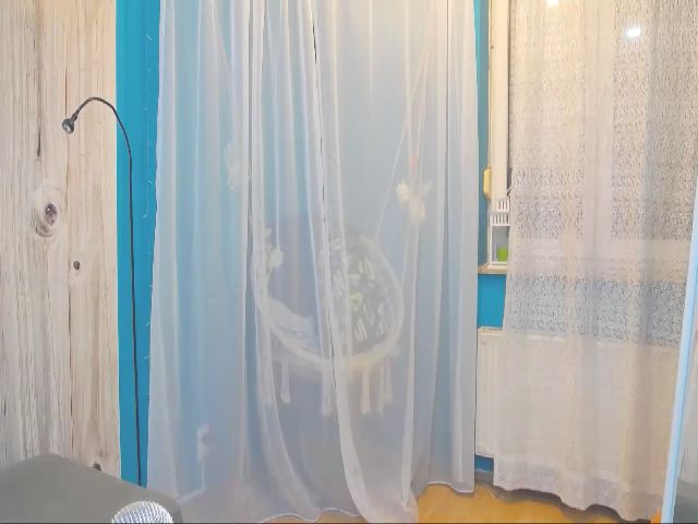 Live sex webcam photo for CurlyVibe #257110746