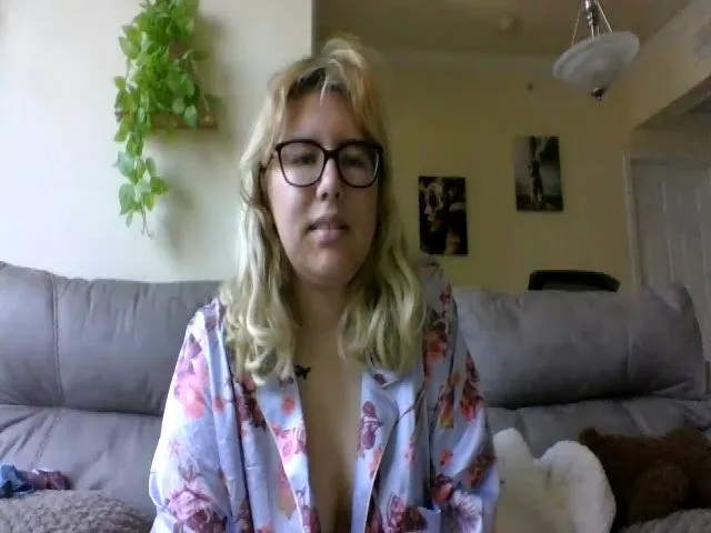 Live sex webcam photo for cozychristine #258693781