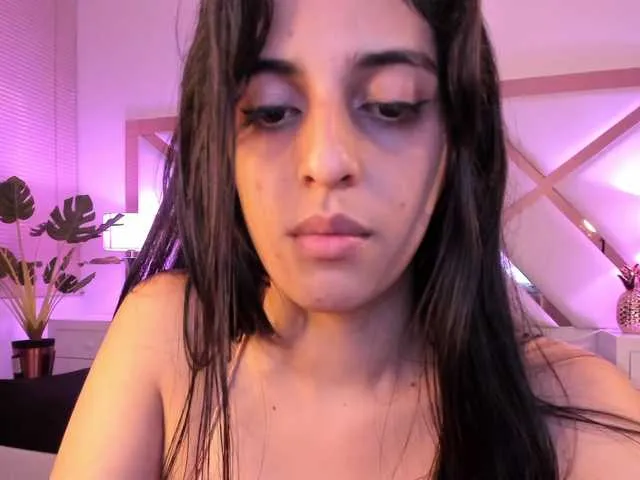 Live sex webcam photo for LittleSoffi #241209275