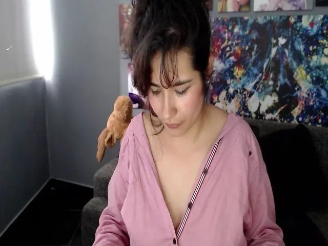 Live sex webcam photo for Jade_leon_ #261490237