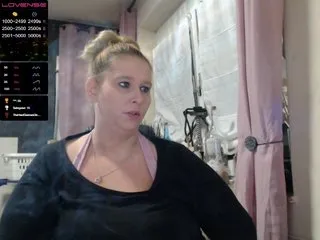 Live sex webcam photo for Mrs-Luder #287956060