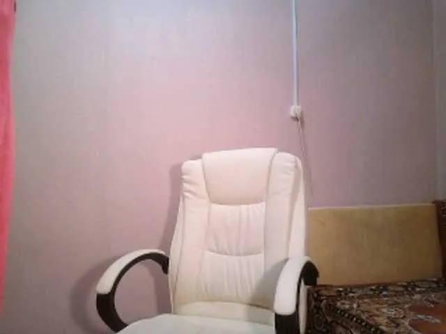 Live sex webcam photo for leeloofire #250455971