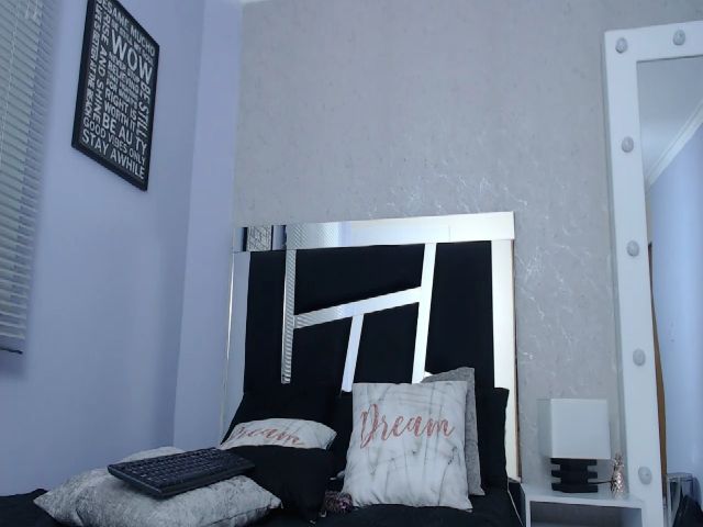 Live sex webcam photo for Pythonissa97 #265083755