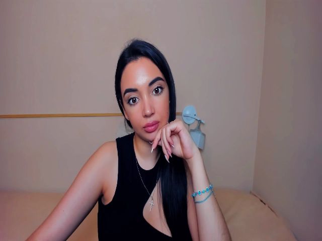 Live sex webcam photo for RoxyRoxe #254338188