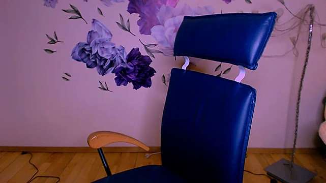 Live sex webcam photo for Paige_Harper #244870322