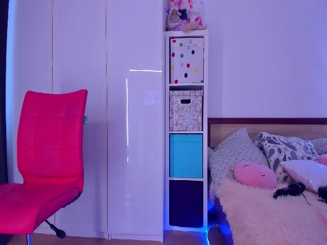 Live sex webcam photo for EmmaAbramson #252869076