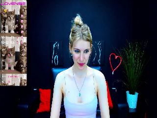 Live sex webcam photo for LiliManchest #251978327