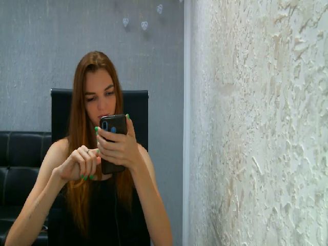 Live sex webcam photo for ElliannaSweet #256188022