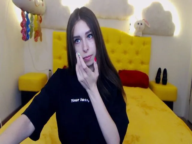 Live sex webcam photo for LindaJason #255924960