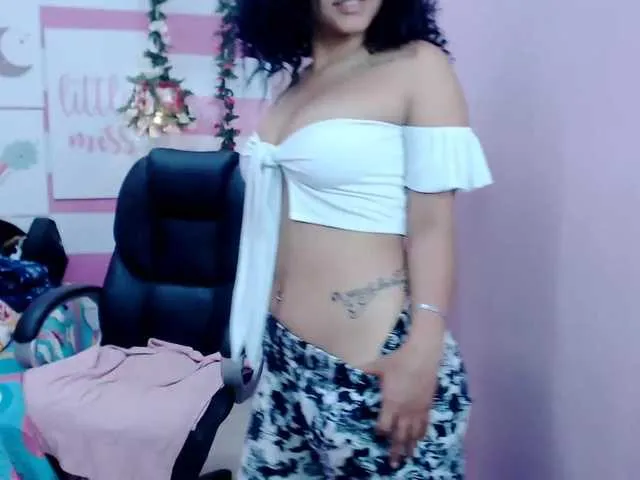 Live sex webcam photo for GlendaHolt #248888578