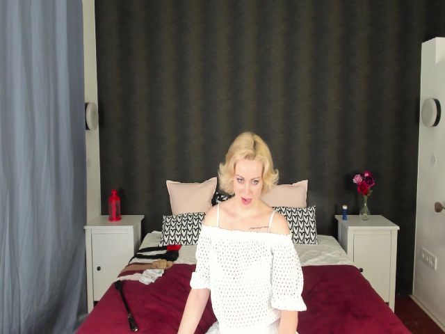 Live sex webcam photo for Mia__Bond #260566212