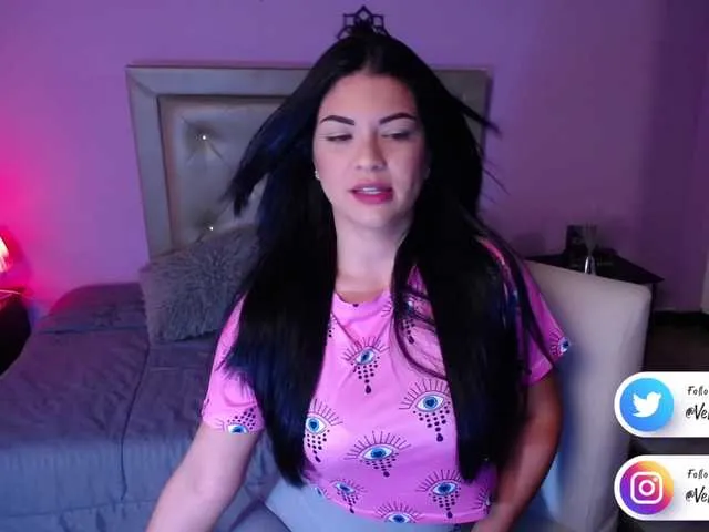 Live sex webcam photo for VeronicaLanz #257530018