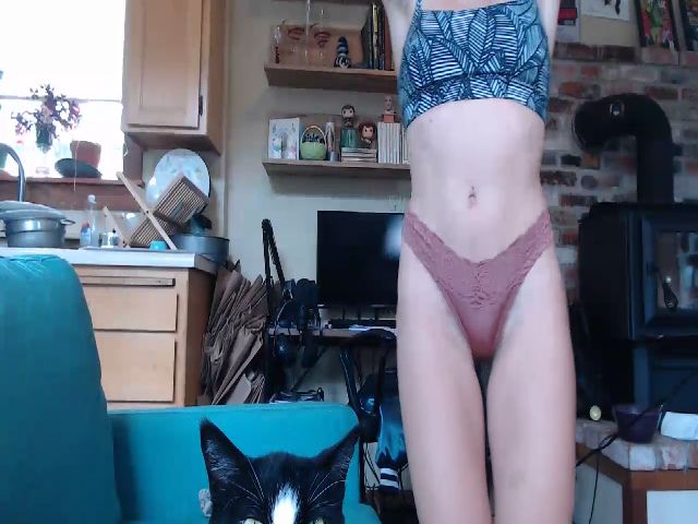 Live sex webcam photo for AngelBabyVic #255445771