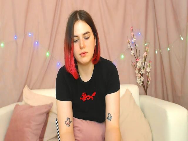 Live sex webcam photo for Miss_Lizzy_ #255239177