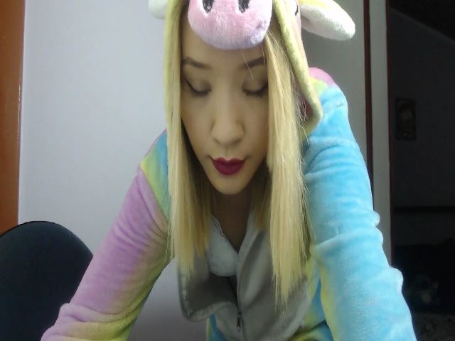 Live sex webcam photo for KellyUnicorn #259098111