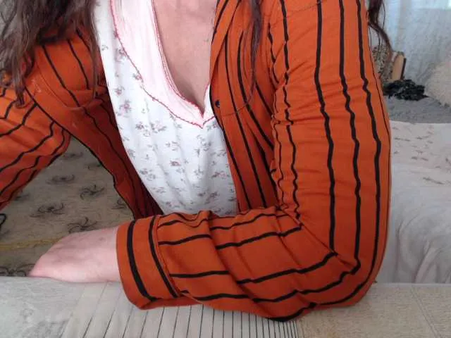 Live sex webcam photo for La-lla #245106165
