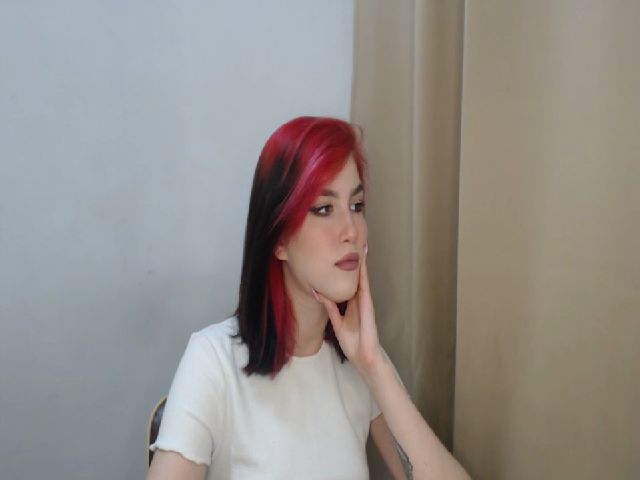 Live sex webcam photo for KateKoss #262658067