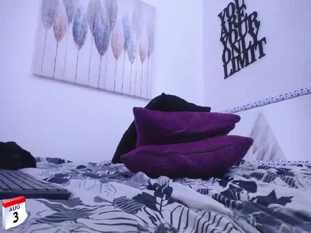 Live sex webcam photo for Amelia_avalor #258254590