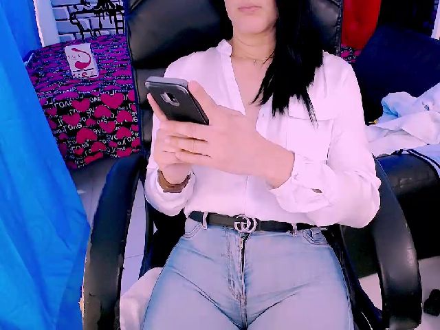 Live sex webcam photo for Sashabreck #287859840