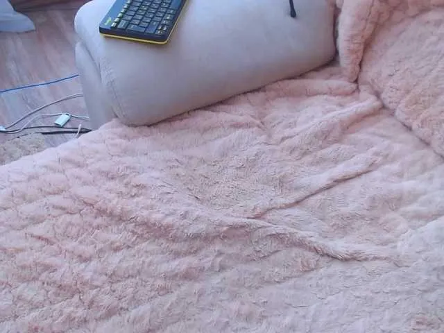 Live sex webcam photo for Sunny-Rose #241151806