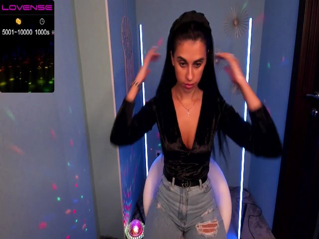 Live sex webcam photo for LittlleAngela #255841252