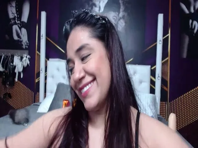 Live sex webcam photo for Emiligrey #260425920