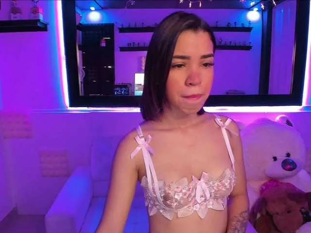 Live sex webcam photo for lolasexxx #241163983