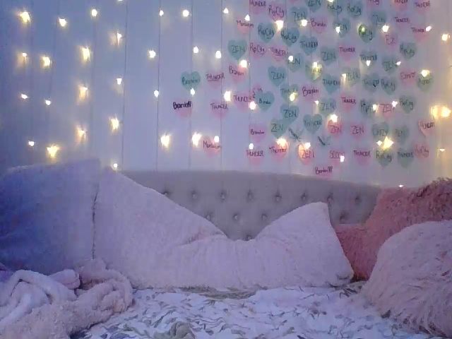 Live sex webcam photo for LunarLux #258507101