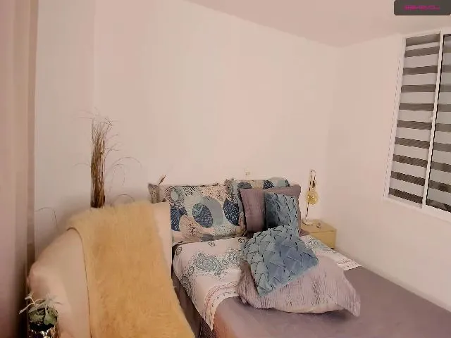 Live sex webcam photo for Helena_Hills #255772947