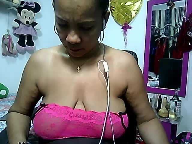 Live sex webcam photo for sarah-hot #240913883