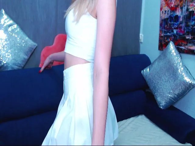 Live sex webcam photo for SweetOrangeK #263439380