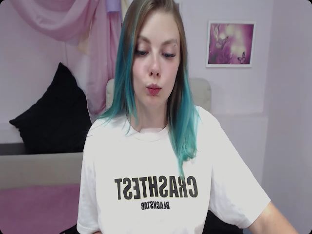 Live sex webcam photo for AprillSnow #259320255
